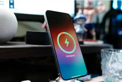 岷县苹果15换屏服务分享用什么充电器给iPhone15充电更好 